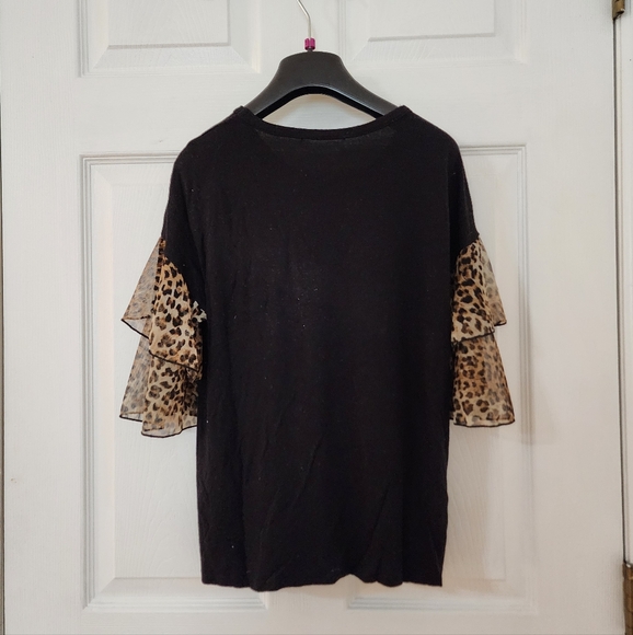 Black shirt tee T-shirt leopard ruffle short sleeves relaxed fit small medium - Picture 2 of 5